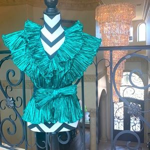 Vintage circa 1985 emerald green crinkled top